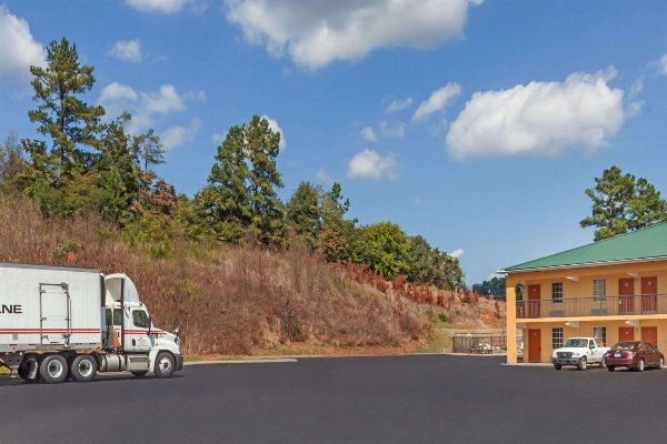 Days Inn by Wyndham Lenoir City Main image